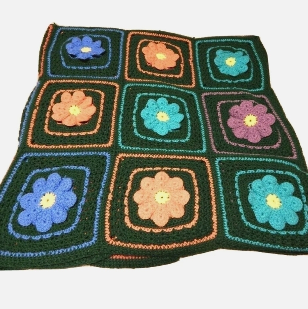 Vintage Granny‎ Square 3D Floral Blanket